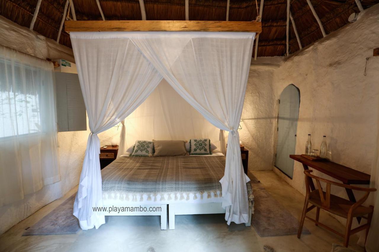Hôtel Playa Mambo Eco Cabanas à Tulum Extérieur photo
