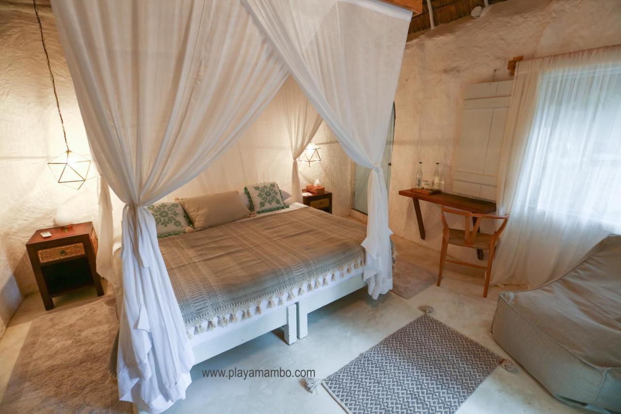 Hôtel Playa Mambo Eco Cabanas à Tulum Extérieur photo