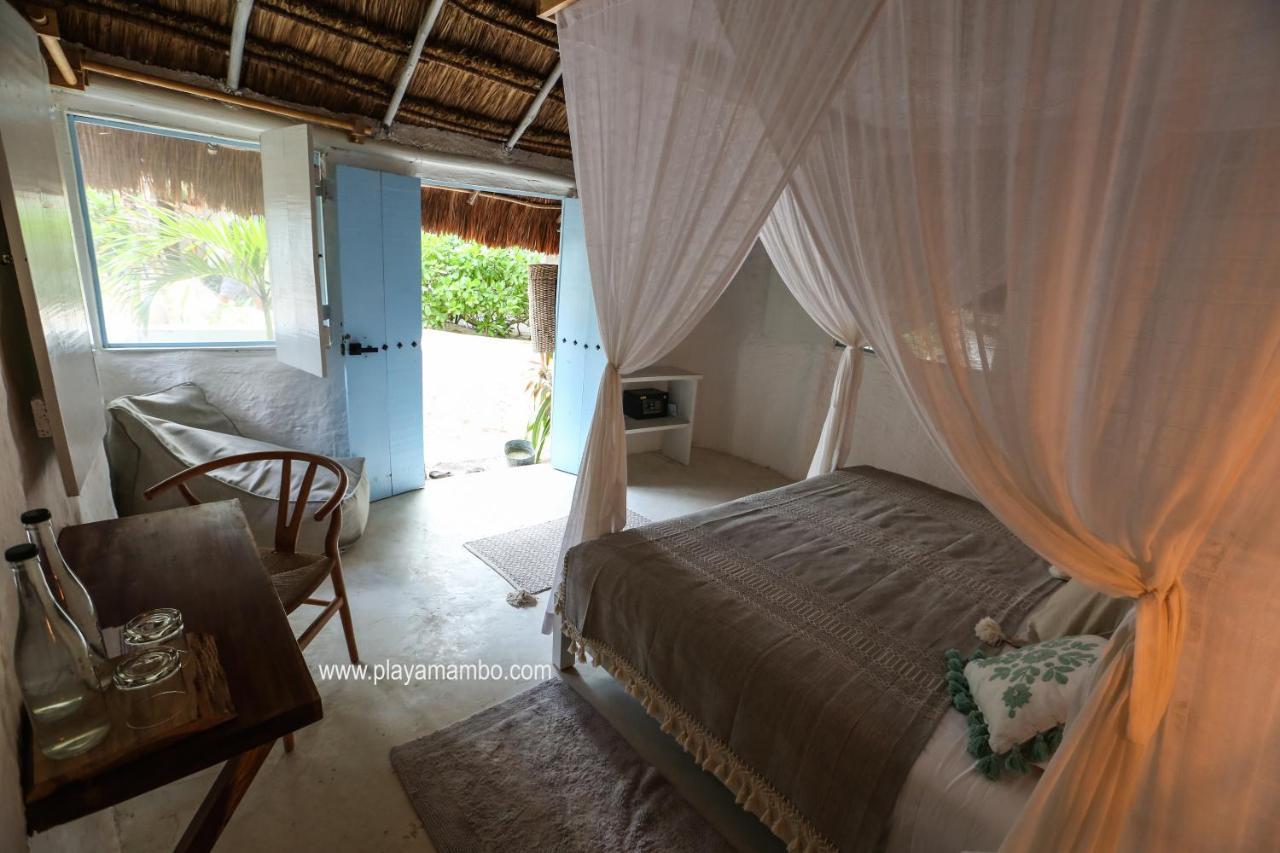 Hôtel Playa Mambo Eco Cabanas à Tulum Extérieur photo