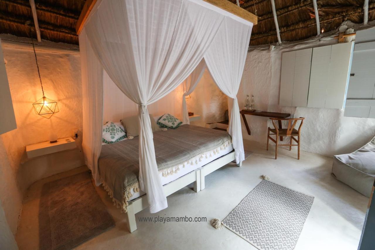 Hôtel Playa Mambo Eco Cabanas à Tulum Extérieur photo