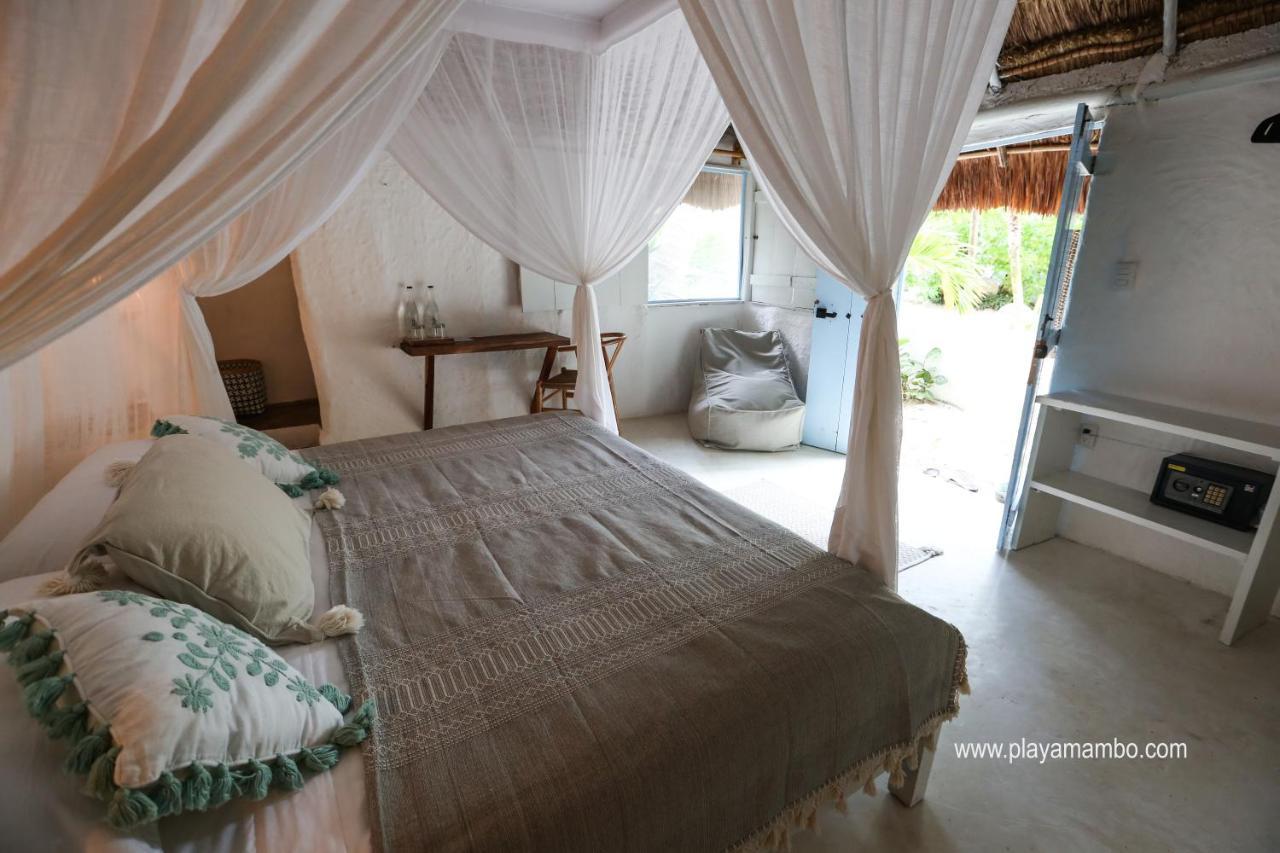 Hôtel Playa Mambo Eco Cabanas à Tulum Extérieur photo